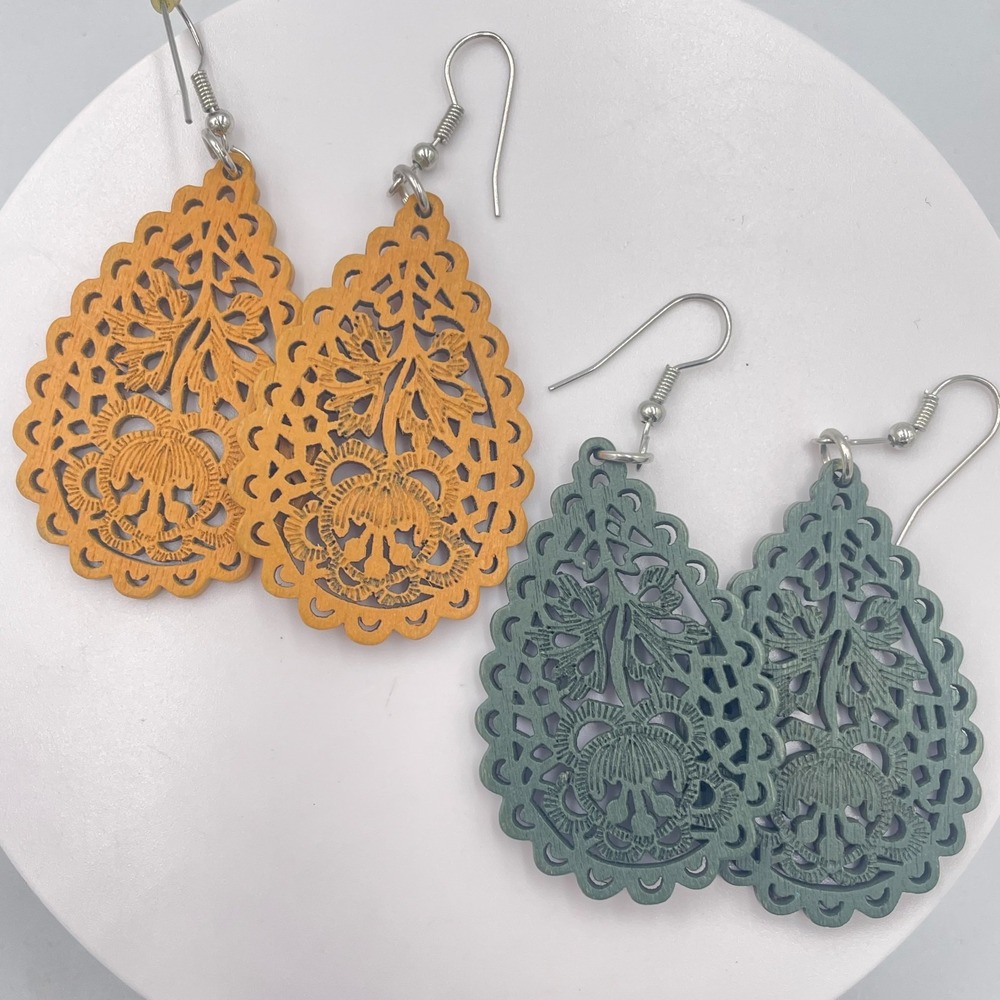 VTG Boho Retro Wooden Filigree Teardrop Earrings Set Mustard Yellow & Sage Green